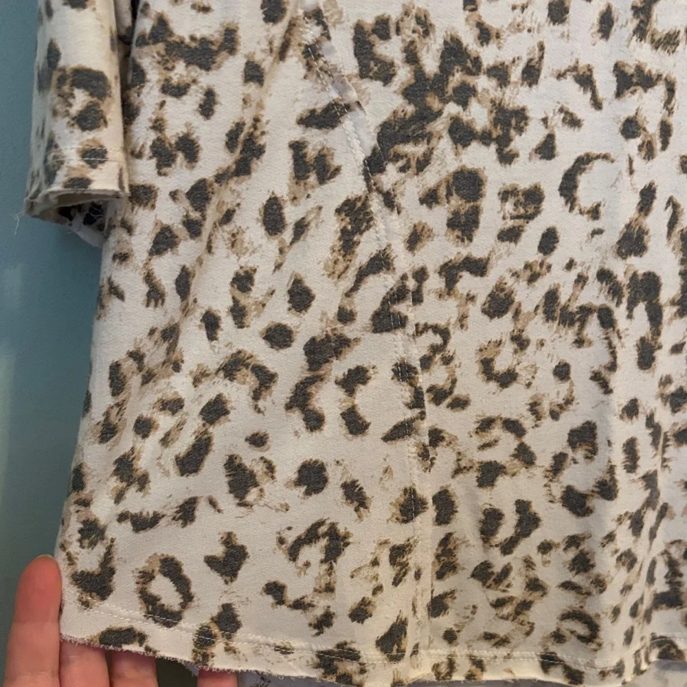 New Directions Cream and Brown Leopard Print Long Sleeve Top❤️3/20$ - Picture 7 of 8